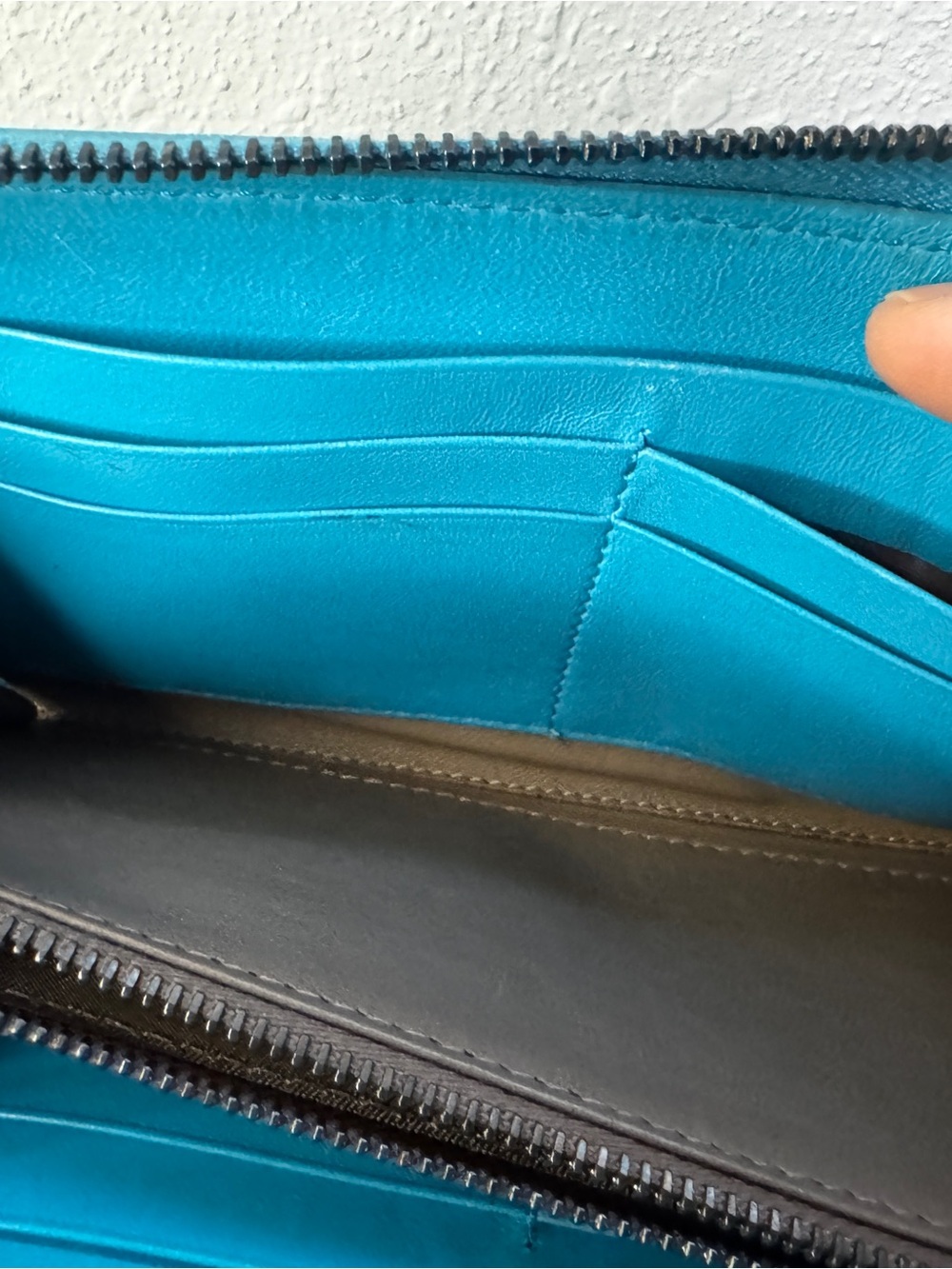 Bottega Veneta Turquoise Woven Leather Zip Wallet with Patterned Insets - Picture 10 of 10